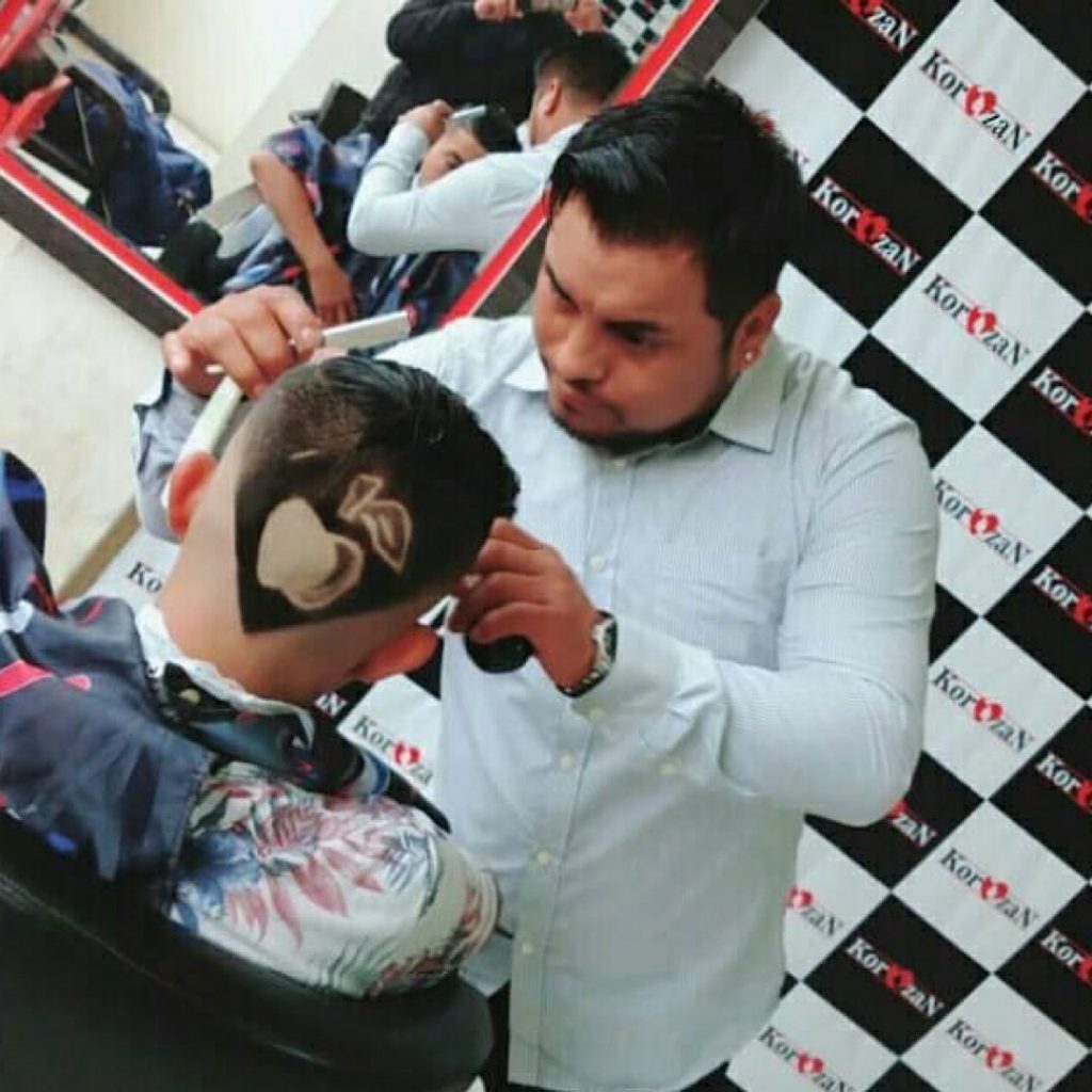 Frizuri masculine la modă