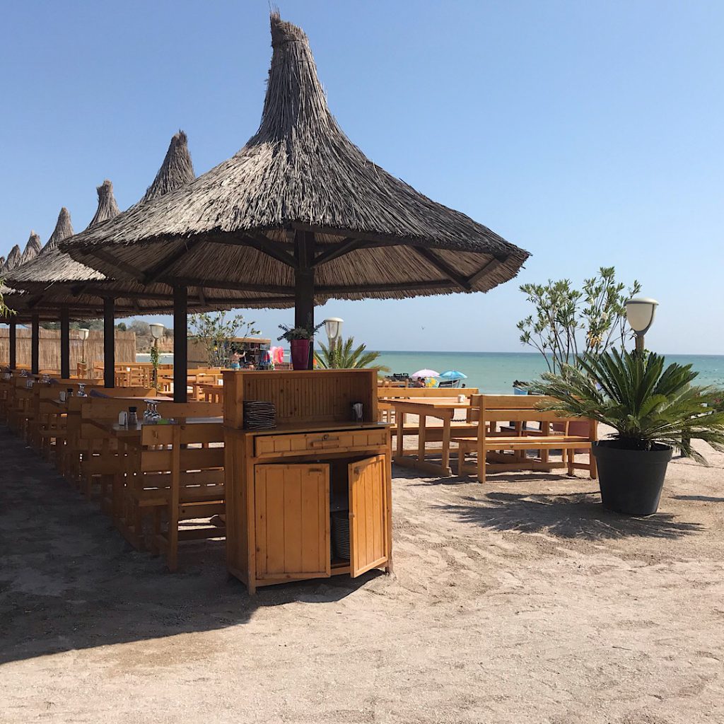 Plaja si taverna Popasul Pescarului din 23 August